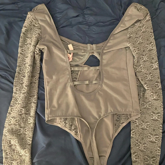 Urban Outfitters Lace Bodysuit - Picture 4 of 4